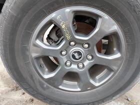 560-10384 Wheel 17x7-1/2 Aluminum 6 Spoke Gray Carbonized Fits 21-23 Bronco 3327491
