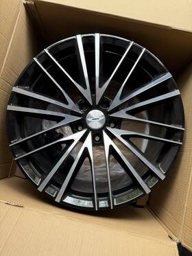 Aston Martin Ky73-1007 Dbs Set Of Wheels - Oem. These Are In Mint Condition
