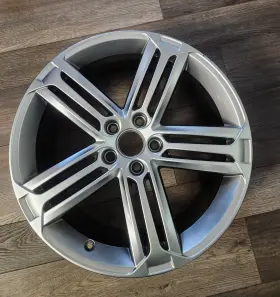 5k0601025m Audi Vw Golf R 5x112 19in Wheel Rare