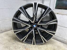Bmw 36118090109 2019 X7 22x10-1/2 Wheel 5 V Spoke B Condition Gray Oem Rear