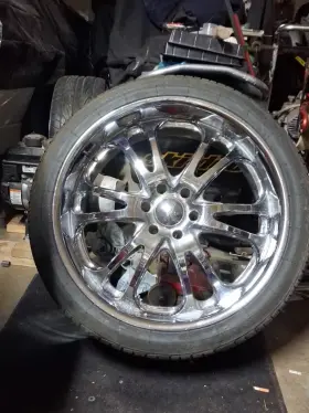 310121 Boss 24x10 6x139.7 Wheels Chrome. 6 Lug Chevy Have Good Vrubber On Them
