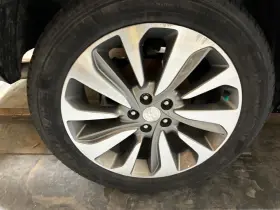 42403094 Buick Used Wheel Fits 2017 Encore 18x7 Aluminum 10 Spoke Gray Inlay Opt Rdk Gra