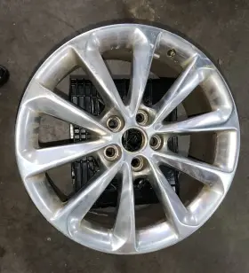 105410001 Cadillac 13 14 15 Xts 19x8-1/2 Opt Rt9 19 Inch Wheel Rim Oem - Bent