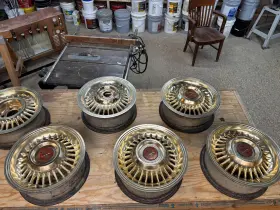 41098 Cadillac 1957 Gold Sabre Wheels