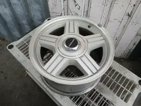 10137828 Chevrolet 1991-1992 Camaro Z28 Rear 16x8 Inch Aluminum Alloy Wheel Rim Used