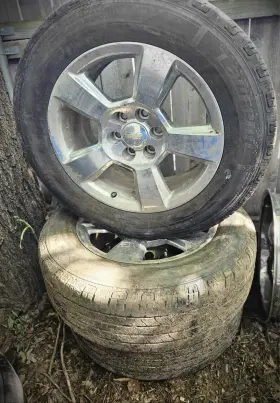 20x9jx27 Chevrolet Rim With Almost New Tires 3
