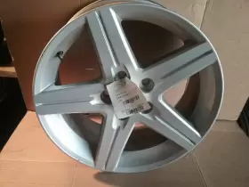 560-05439 Chevrolet Wheel 18x7-1/2 Aluminum 5 Spoke Painted Opt Rqh Fits 10-12 Camaro