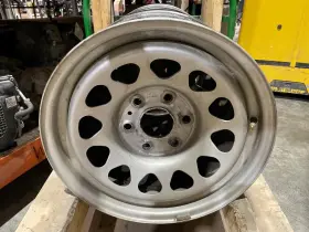 84440192 Chevrolet Used Wheel Fits 2021 Silverado 1500 Pickup 17x8 Grade B