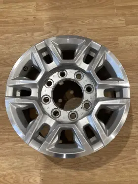 23377040 Chevrolet Gm Silverado 2500 Gmc Sierra Denali Oem 17 Inch Wheel 17x7.5 Rim