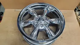 560-05330 Chevrolet Truck Wheel 20x8-1/2 6 Peaked Spoke Fits 07-14 Tahoe Some Chrome Peeling