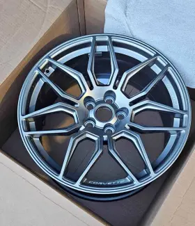 23394718 Corvette Gm Oem Factory C8 Z06 2024 20 / 21 Inch Rims Titanium Forged Wheels Like New