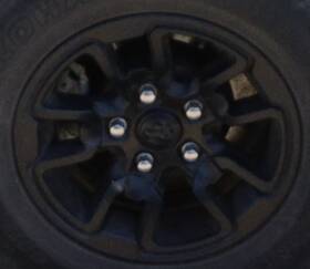 Dodge 560-02448b 2022 Ram 1500 Oe Wheel Classic Style 5 Lug Road 17x7 Spoke Gloss Black