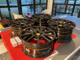 342189 Ferrari 296 Oem 20 Inch Wheel Set In Carbon Fiber- Brand New