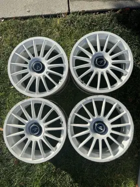 Stprw-88558 Fifteen52 45 Podium Rally White 18x8.5 5x112