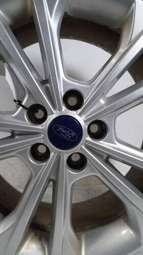 Ford Gj5c1007c1a 2018 Escape Oem 18 Wheel Rim - White Used 106k Miles