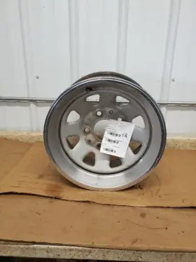 560-01571 Ford Truck Wheel 15x8 Fits 85-91 Bronco 285048