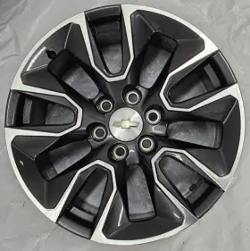 716211 General Motors 19-25 Silverado 1500 Wheel Rim With Cap Machined Charcoal 20x9 Oem #716211