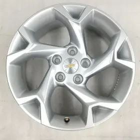 42727450 Gm 1 Wheel Rim For Trax Like New Oem Painted Silver