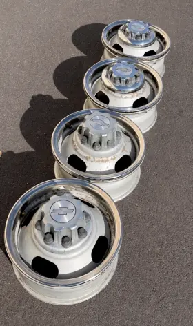 9592552 Gm 2001-2007 Chevy Silverado 3500 Sierra Dually 16 Inch Set Caps 8x6.5