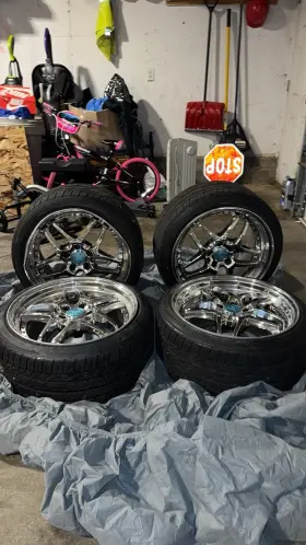 18532974 Gmr Evoke 3 Piece Chrome Wheels