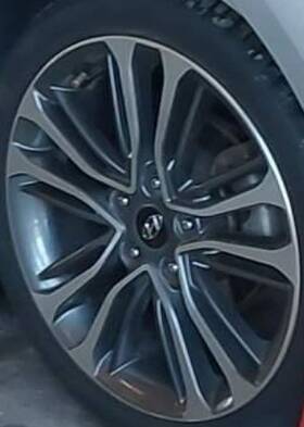Hyundai 560-70894a 2017 Veloster Oe Wheel 18x7-1/2 Excl. Body Color Accents 20 Spoke Two Tone Tpms