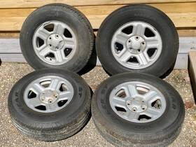 Jeep 1ah73trmac 2007-2018 Wrangler 16 Inch Steel Wheels With Tires And Center Caps - Set Of Four