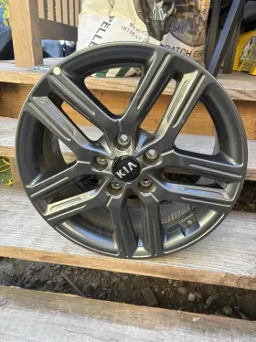 32910-m7600 Kia Aluminio Oem De 17 X 7 5 114 3 Mm 52910 M7600 Forte Gris Modelos 19-21