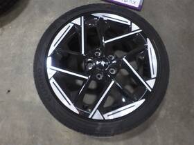 Kia 560-74732a 2025 K4 18 Inch Alloy Wheel With Tire