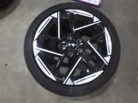 560-74732a Kia 2025 K4 18 Inch Alloy Wheel With Tire