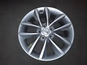 560-74735a Kia Wheel 17x7 Alloy With Fits 16-18 Sorento 769156