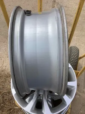 560-74800 Kia Wheel 18x7-1/2 Alloy 5 Split Spoke Silver Fits 20-22 Telluride 190056