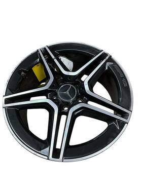 Mercedes-benz A1184010200 2020-2026 Cla 35 18x8 Machined With Painted Accents Aluminum Wheel Rash