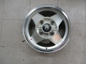 5.5x15-c Momo New 5.5 Inch X 15 Cast Wheel With Chrome Finish