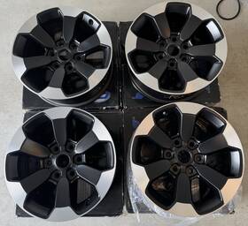 Mopar 22374k Ram Rebel Set 18 Inch Oem Wheels - Refurbished
