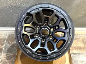 68565322aa Mopar 6wc39trmaa 2021-2024 Ram 1500 Trx Oem 18 Inch Beadlock Wheel - /