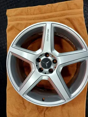 2194011502 Oem Mercedes W219 Cls550 Cls63 Amg 8.5 X 19 Inch Frontwheel Rim Silver