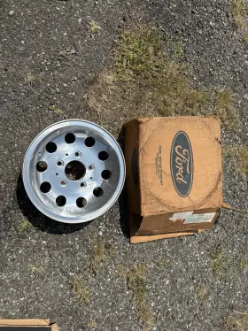 D8tz-1015-e Oem Nos Ford 1978 1986 Truck Aluminum Wheel F150 Bronco Van 1979 1980 1981 1982