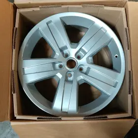 56002429 Plymouth 1 Wheel Rim For Nitro Recon Oem Painted Silver