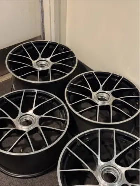 37734.001 Porsche 911 Turbo S Center Lock Wheels 9x20 And 11.5x20 5x130