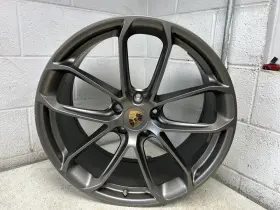 560-67582b Porsche 2020 Cayenne 22x10 10 Bent Spoke Platinum A- Condition Oem