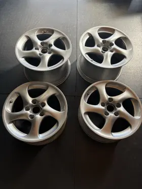 996.362.136.32 Porsche 2005 911 996 Turbo S Twist Hollow Spokes