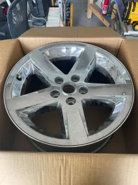 1dy13sz0aa Ram 5th Gen 1500 Bighorn Chrome Clad Wheels 4
