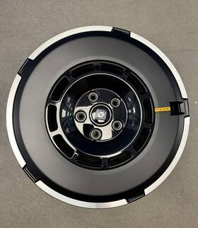 Rivian Pt00758269 R1s/r1t 2022-2026 Aero Wheel 22 Inch With Cover