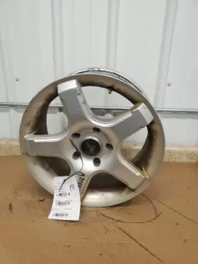 560.gm7405 Saturn Vue 2005 Wheel