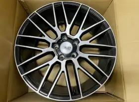 Bm13-20085512m3066 Savini Black Di Forza Bm13 Set Of 4 Rims. Mint. 20 X 8.5