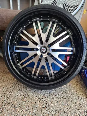 77634 Sevizia 22s Two Tone Gloss Black And Machine Finish.tires 235 30 22/ 90% Tread