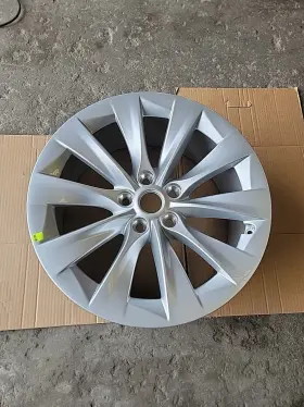 1076891-00-b Tesla Model S 19x8 Slipstream Wheel Brand New Oem