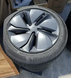 2188226-00-b Tesla 4 19 Inch Crossflow Model Y 2025 Wheel And Tires Set With Tpms