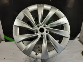 560.ts1l25 Tesla Y 2025 Wheel