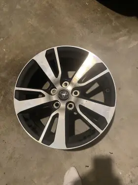 17501-34573 Toyota 2018 Rav 4 Factory Wheels Used